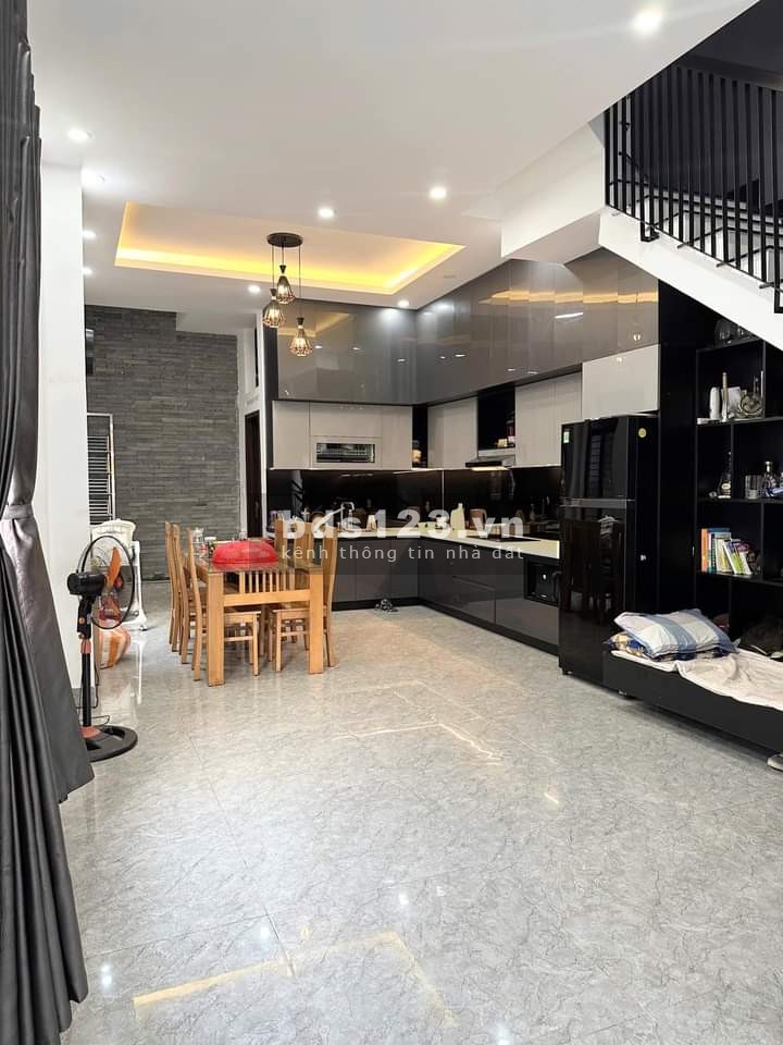 Chính chủ cần bán nhà 3 tầng, 2 MK đường Tô Hiệu, Hoà Mình, Liên Chiểu. Giá chỉ 3 tỷ xx.