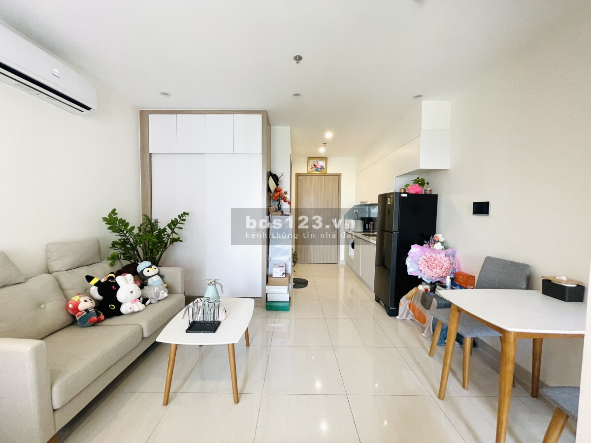 Bán Studio full đồ 28m 2.1 tỷ bao phí Vinhomes Smart City