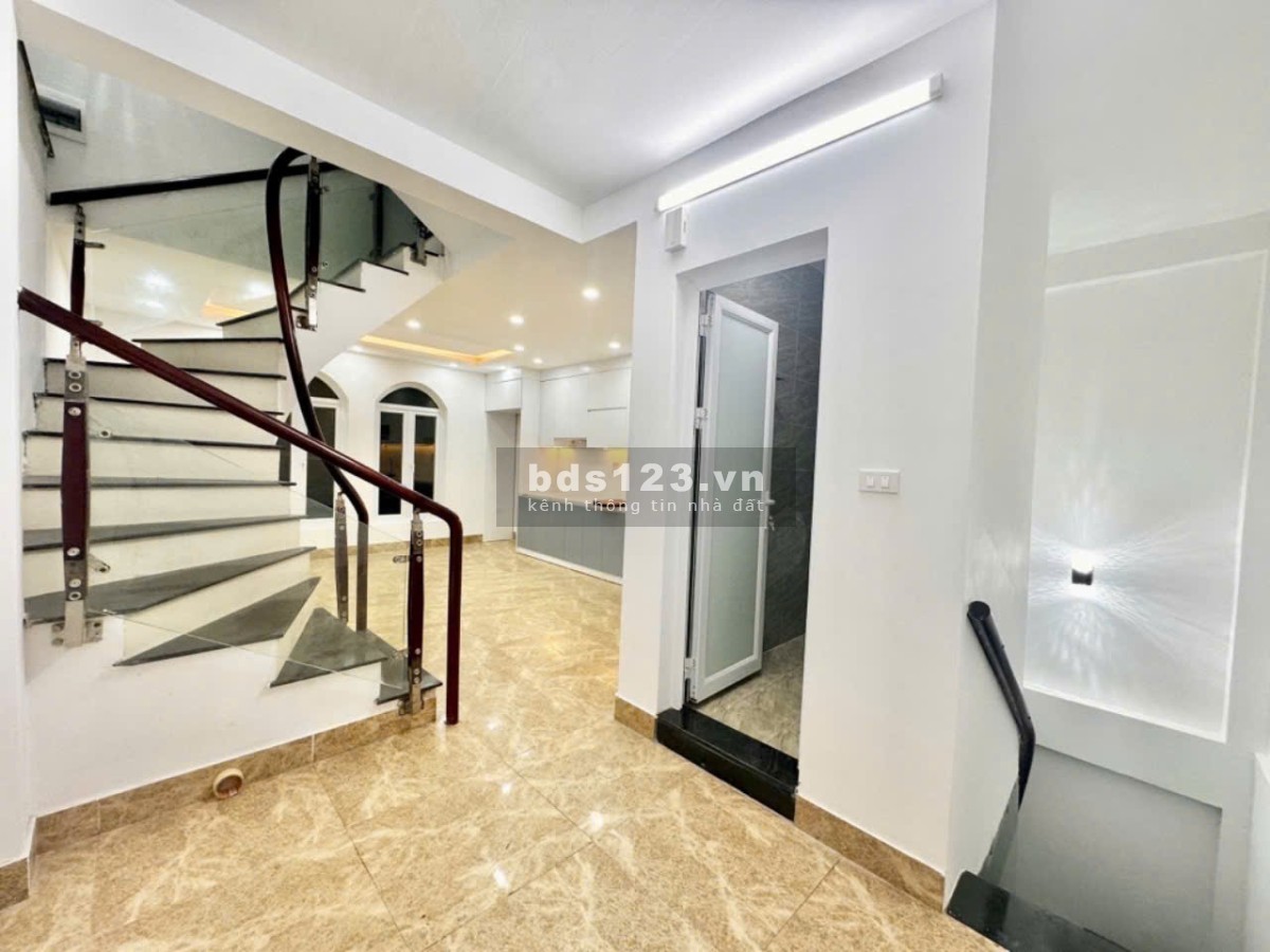 BÁN NHÀ KHƯƠNG ĐÌNH - THANH XUÂN, DT:40M2 X 5T, MT 4M, GIÁ 7 TY, LO GÓC