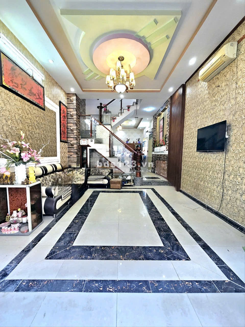 NHÀ HẺM XE HƠI, GẦN Q7, KHU TRUNG TÂM THỊ TRẤN NHÀ BÈ