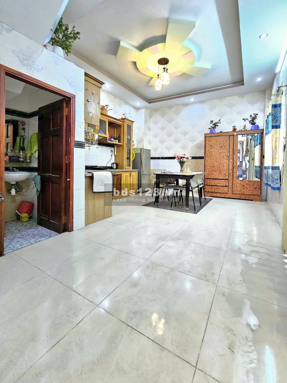 NHÀ HẺM XE HƠI, GẦN Q7, KHU TRUNG TÂM THỊ TRẤN NHÀ BÈ