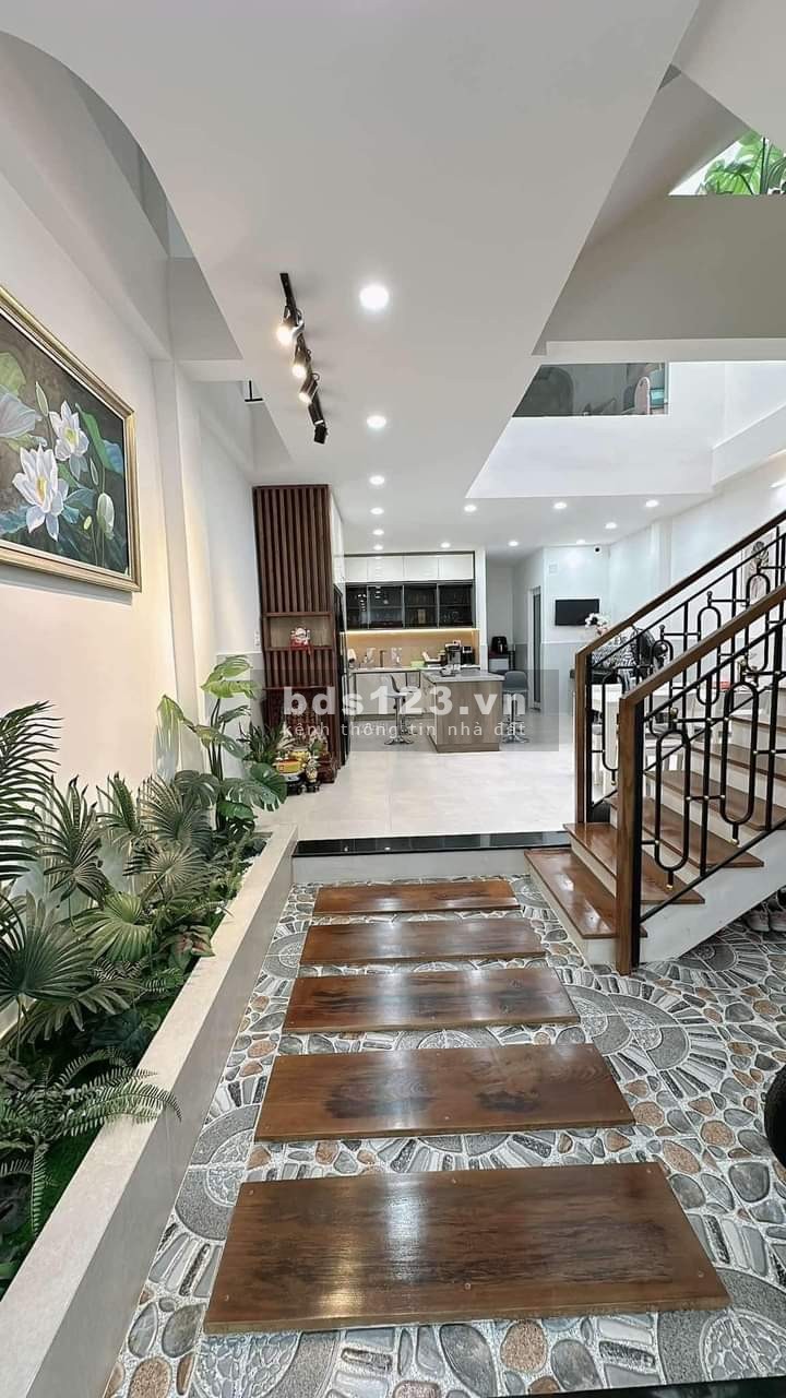 Bán nhà 5x20m. CN 110m2. Trệt + 2 lầu. Hẻm nhựa 7m tại Lê Văn Sỹ, Q3 - 15 tỷ