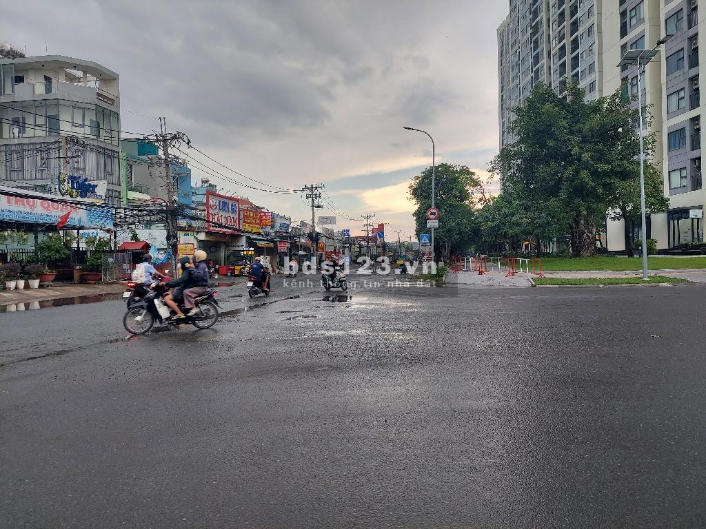 Bán đất 90m2 - Ngang 5m - Vinhome q9 - Nguyễn Xiển - Long Thạnh Mỹ - Q9 nhỉnh 5 tỷ.
