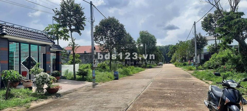 Bán đất Mỹ Phước 3 TP Bến Cát vị trí gần cổng chào và QL13 dân cư đông chỉ từ 1,3 ty DT 100 - 150m2