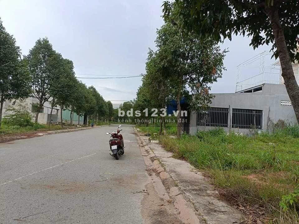 Bán đất Mỹ Phước 3 TP Bến Cát vị trí gần cổng chào và QL13 dân cư đông chỉ từ 1,3 ty DT 100 - 150m2