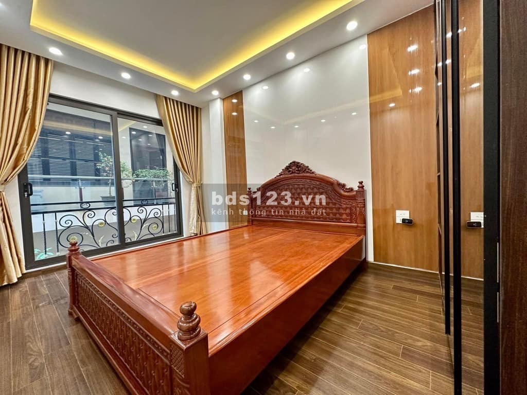 Bán nhà Hoàng Văn Thái, ngõ thông thoáng, ô tô tránh, 43,5m2, 8.5 tỷ