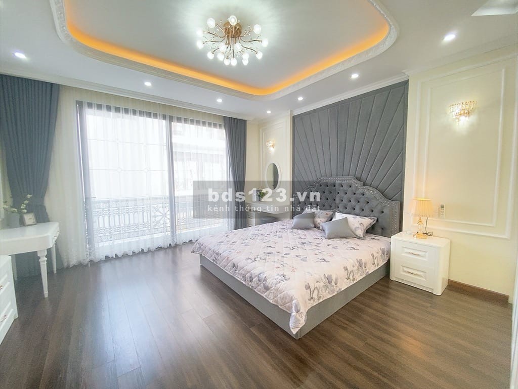 Bán nhà Lê Trọng Tấn, 2 thoáng, ô tô đỗ cửa, 44m2, 8.9 tỷ