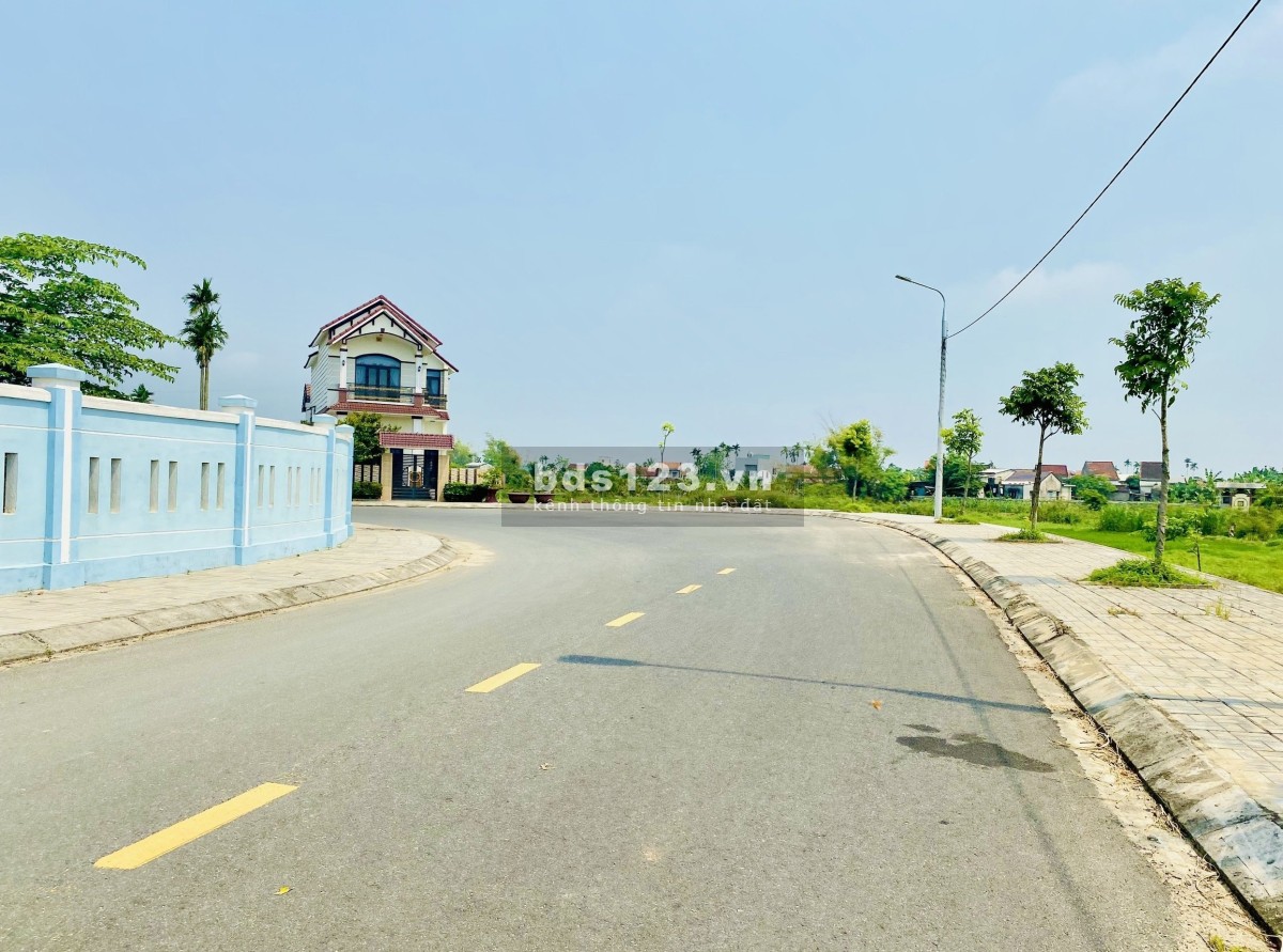 Lô góc 2 mặt tiền, đất ở đô thị ở Duy Xuyên, cách quốc lộ 1A chưa tới 1 km