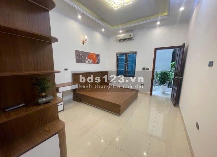 Bán nhà Hoàng Văn Thái, ngõ thông thoáng, giá 6.35 tỷ