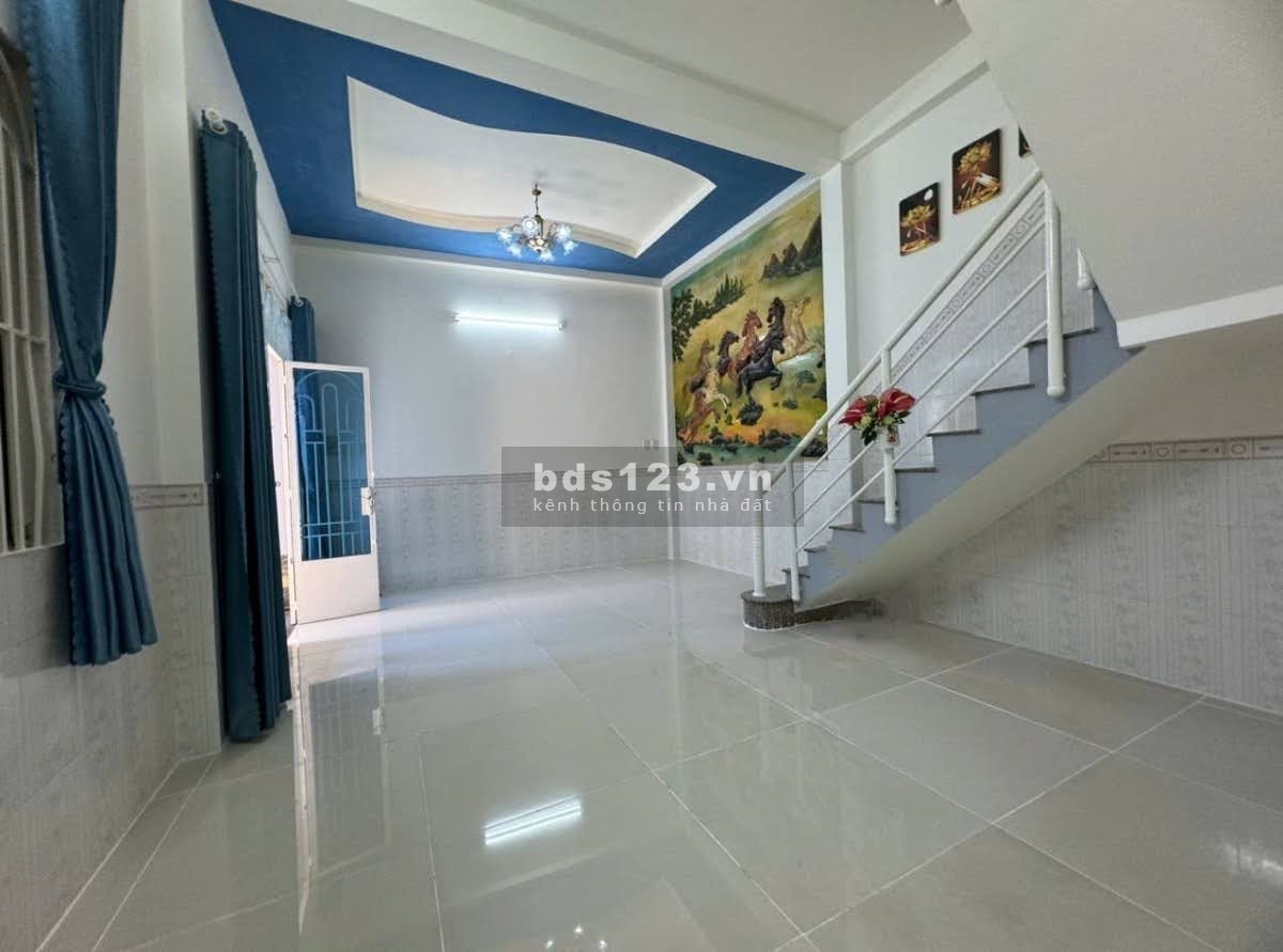 Bán nhà HXH Bông Sao Q.8 - 41 M2 - 2 tầng - Giá 3.69 tỷ