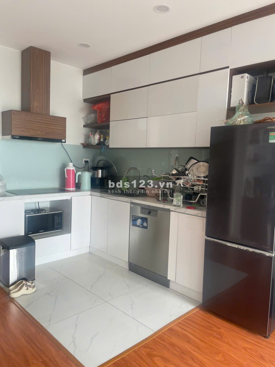 Bán căn 1N+ 43m2 Full đồ, gần nhà xe, view thoáng vĩnh viễn . Gía chỉ 3 tỷ