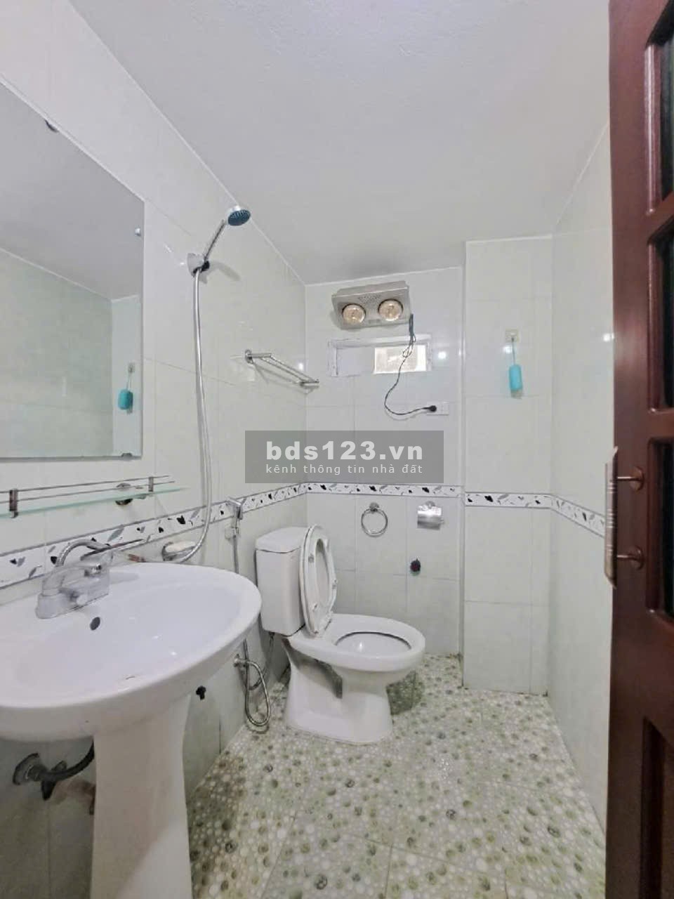 Bán Nhà Định Công Hạ - Hoàng Mai, DT: 45m2, Giá hơn 6 tỷ, Ngõ thoáng sáng, oto gần