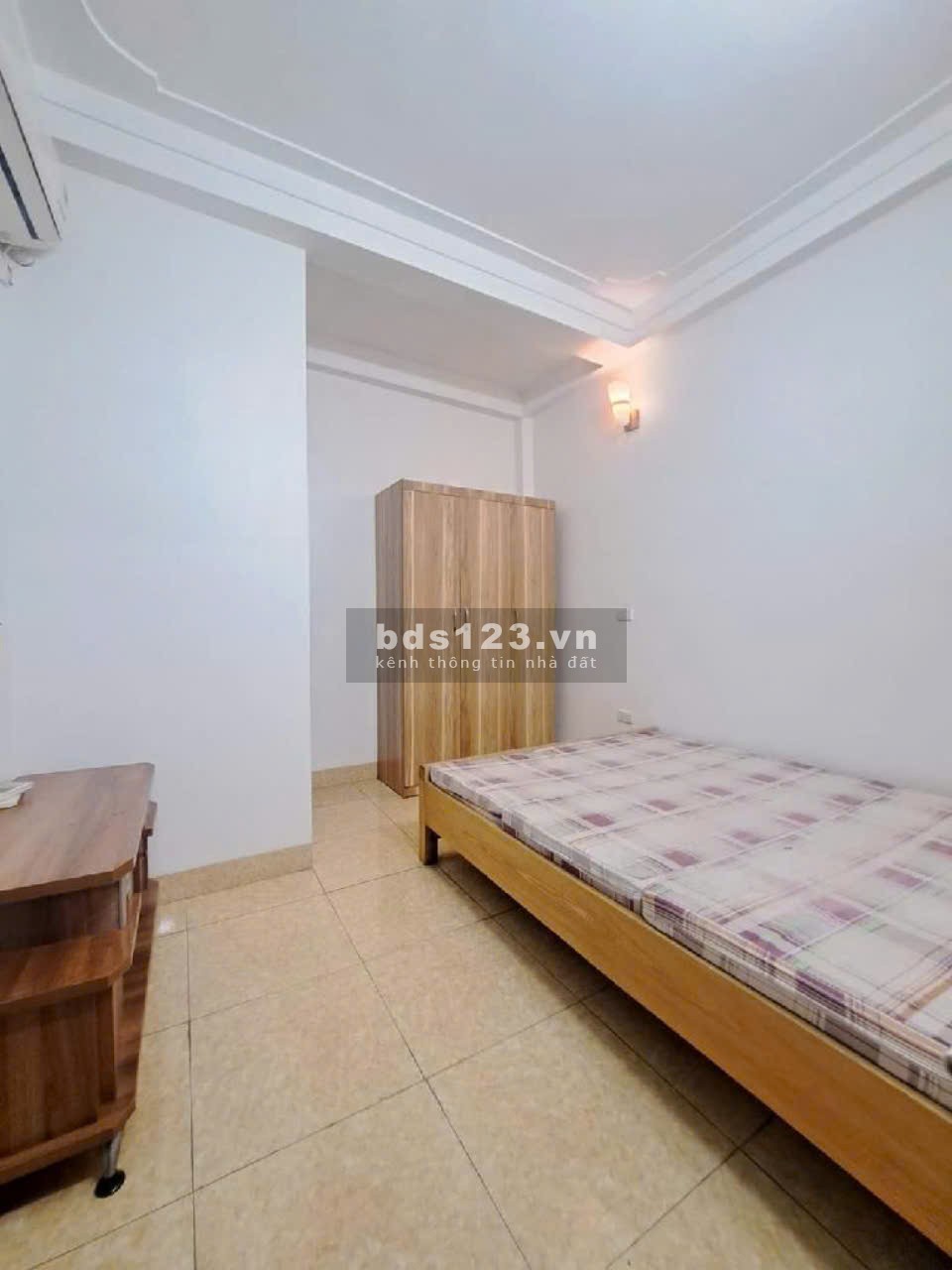 Bán Nhà Định Công Hạ - Hoàng Mai, DT: 45m2, Giá hơn 6 tỷ, Ngõ thoáng sáng, oto gần