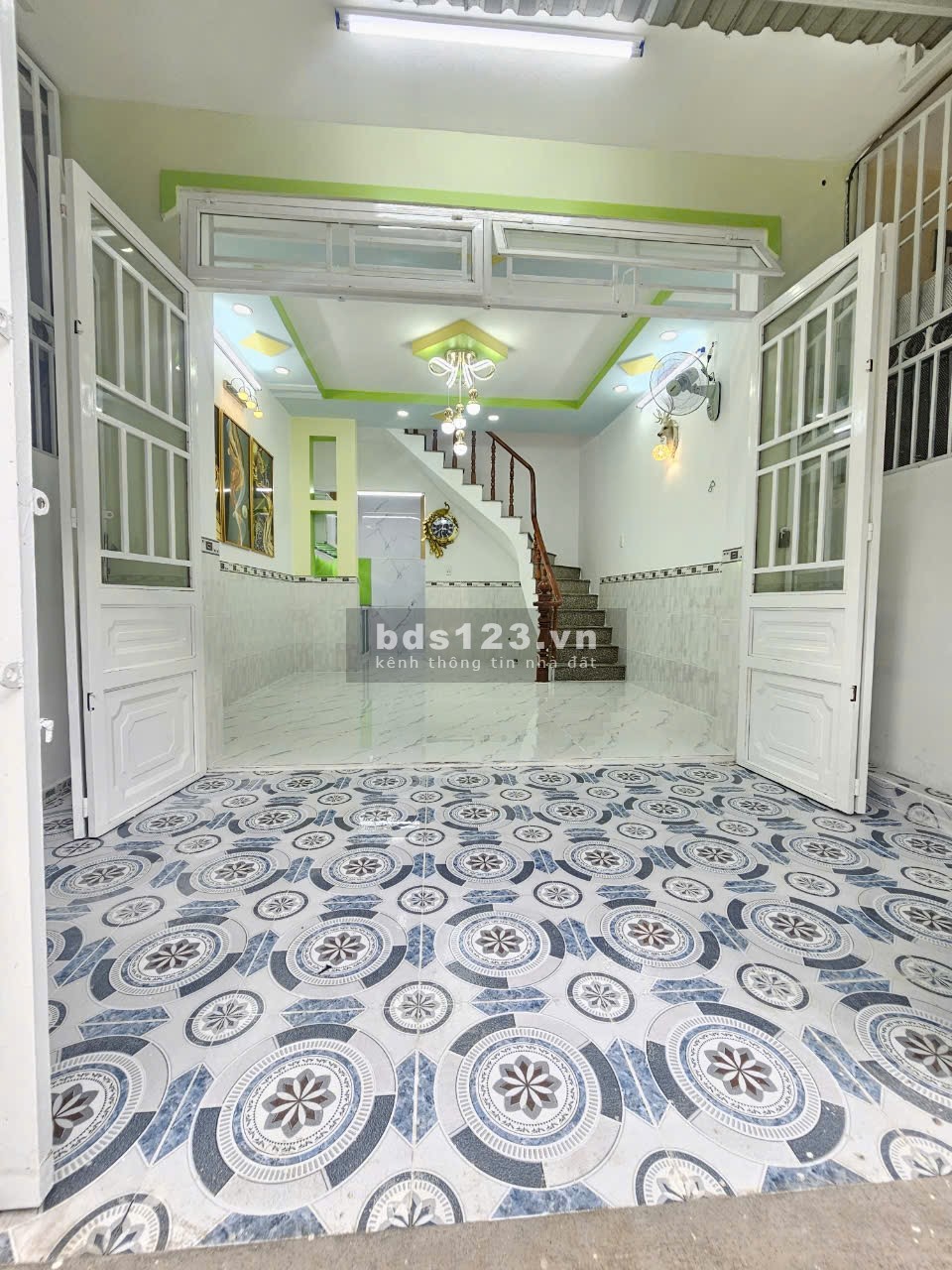 Bán nhà xã Xuân Thới Sơn. Hẻm 4m, xe hơi đậu cửa