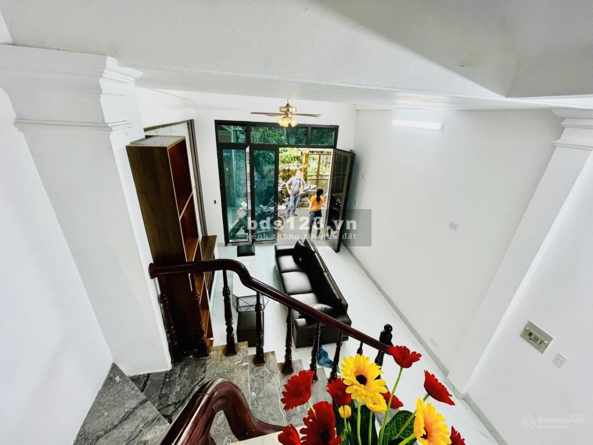 Bán Nhà Ngô Quyền - Phân Lô Học Viện Chính Trị, Ngõ Thông Ô tô, Diện Tích: 40M, 4 Tầng, Giá 7.9 tỷ