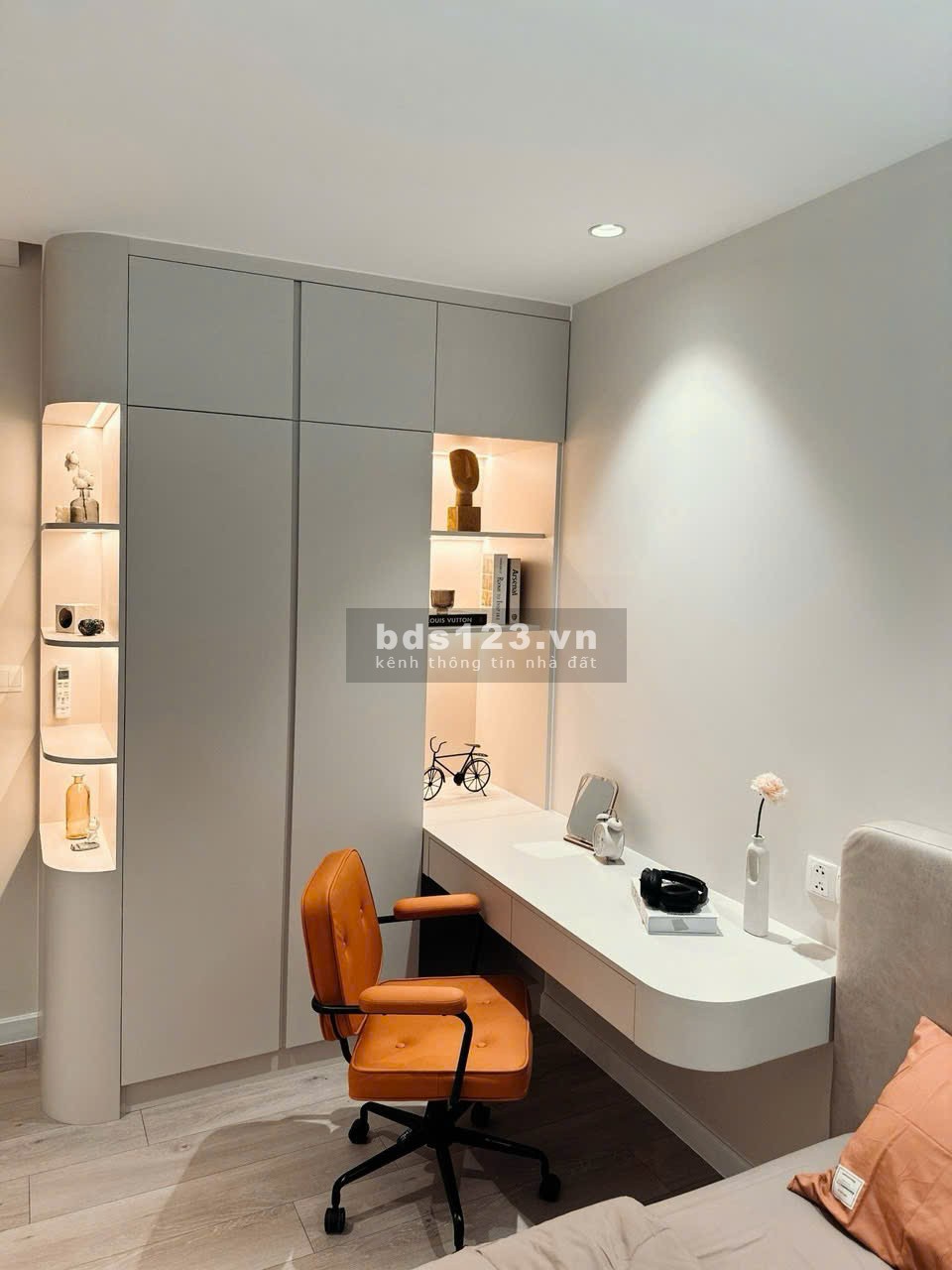 Cần cho thuê 2PN Nguyễn Lương Bằng, nội thất cao cấp $1200, free PQL. LH 0916 03 00 13