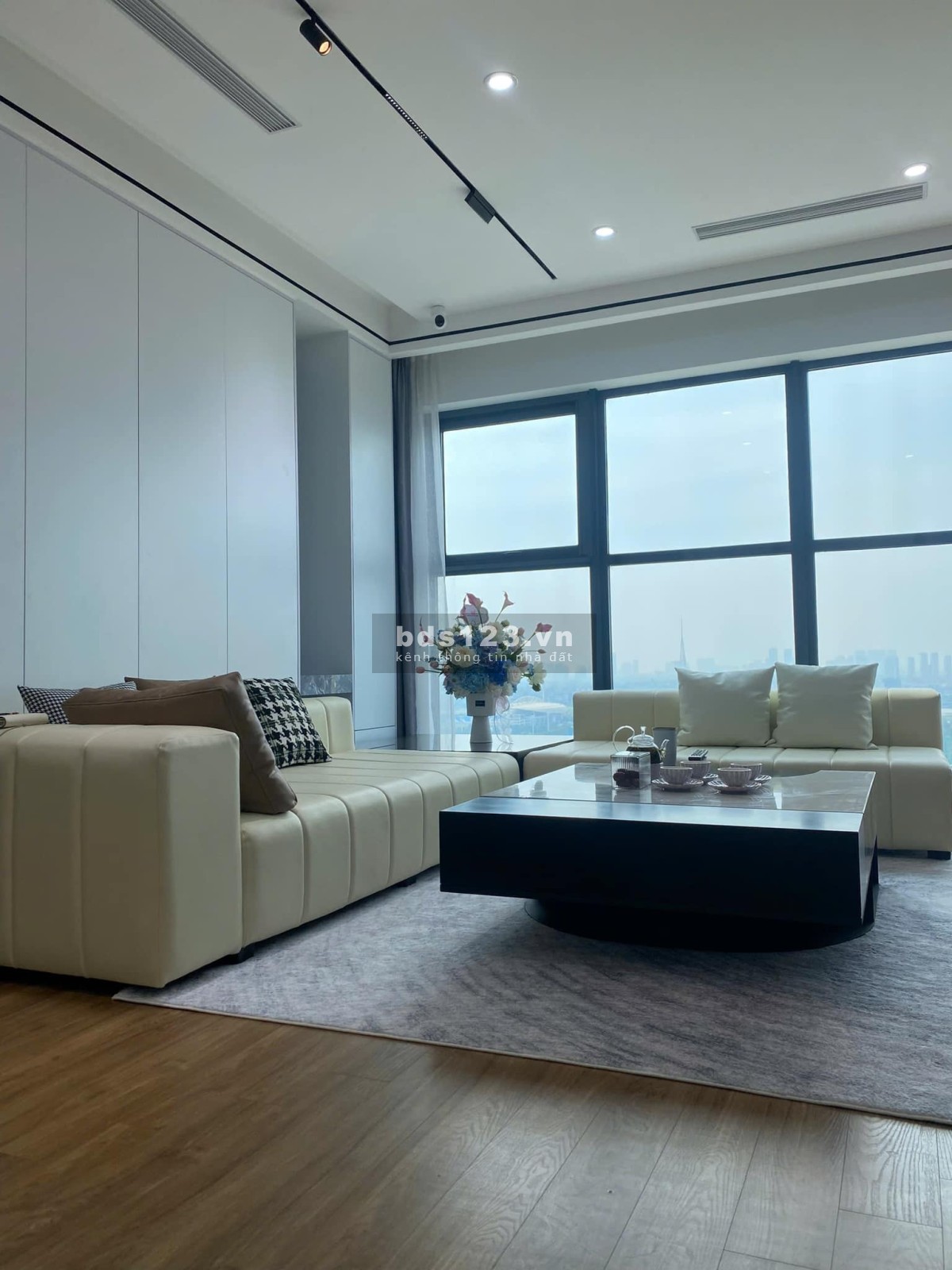 Chính Chủ Bán Gấp Căn Hộ 2PN Tại Iris Garden, 61m2, View SVĐ Mỹ Đình, Giá 4.2 Tỷ