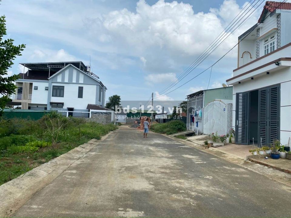 Chuyển nhượng gấp lô đất sẳn sổ ngay trung tâm thị trấn Long Thành
