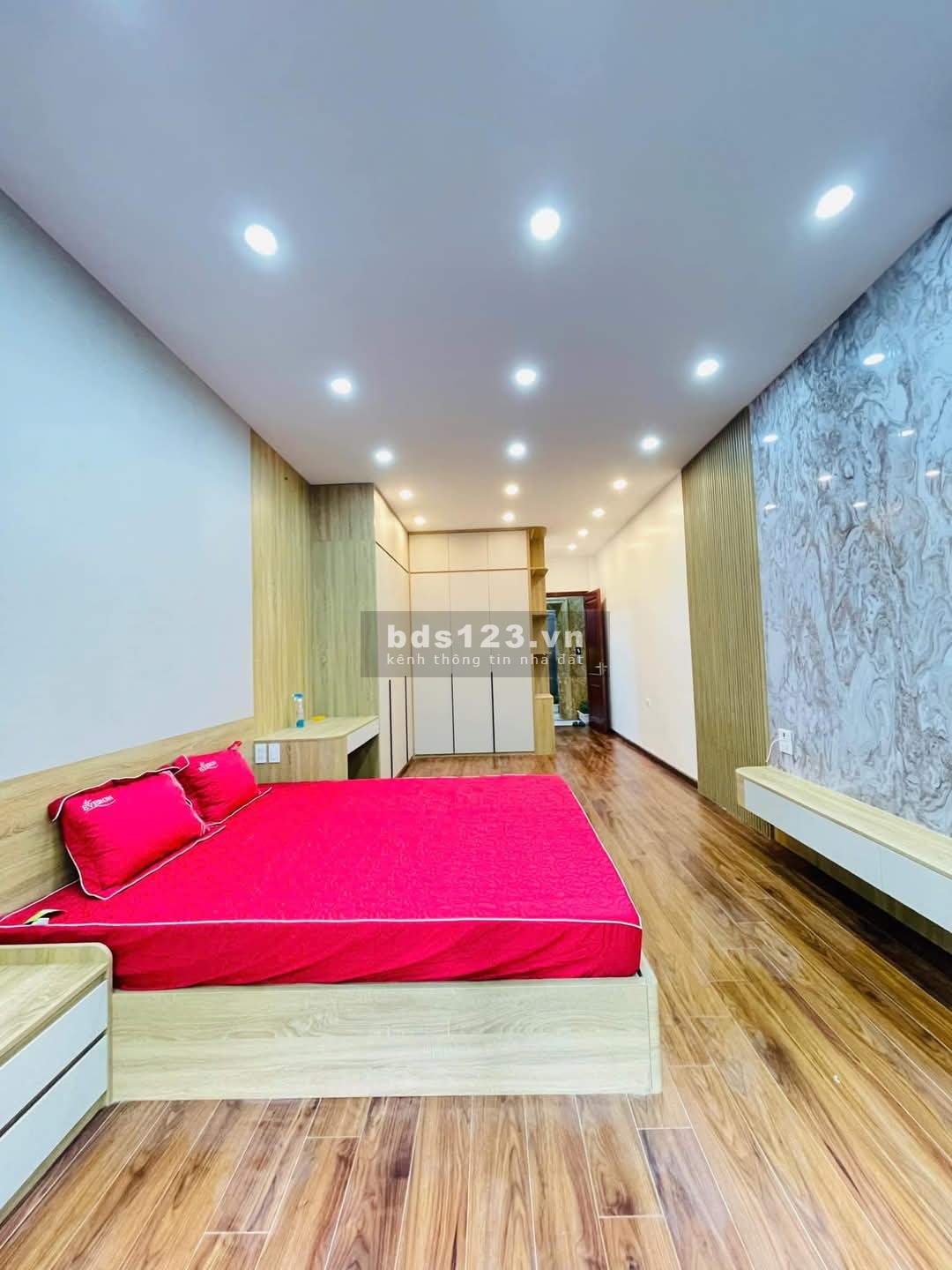BÁN NHÀ CẦU GIẤY 60M2 - 5 TẦNG - MT 4M - GIÁ CHÀO 13,5 TỶ - GIÁ THƯƠNG LƯỢNG TỐT