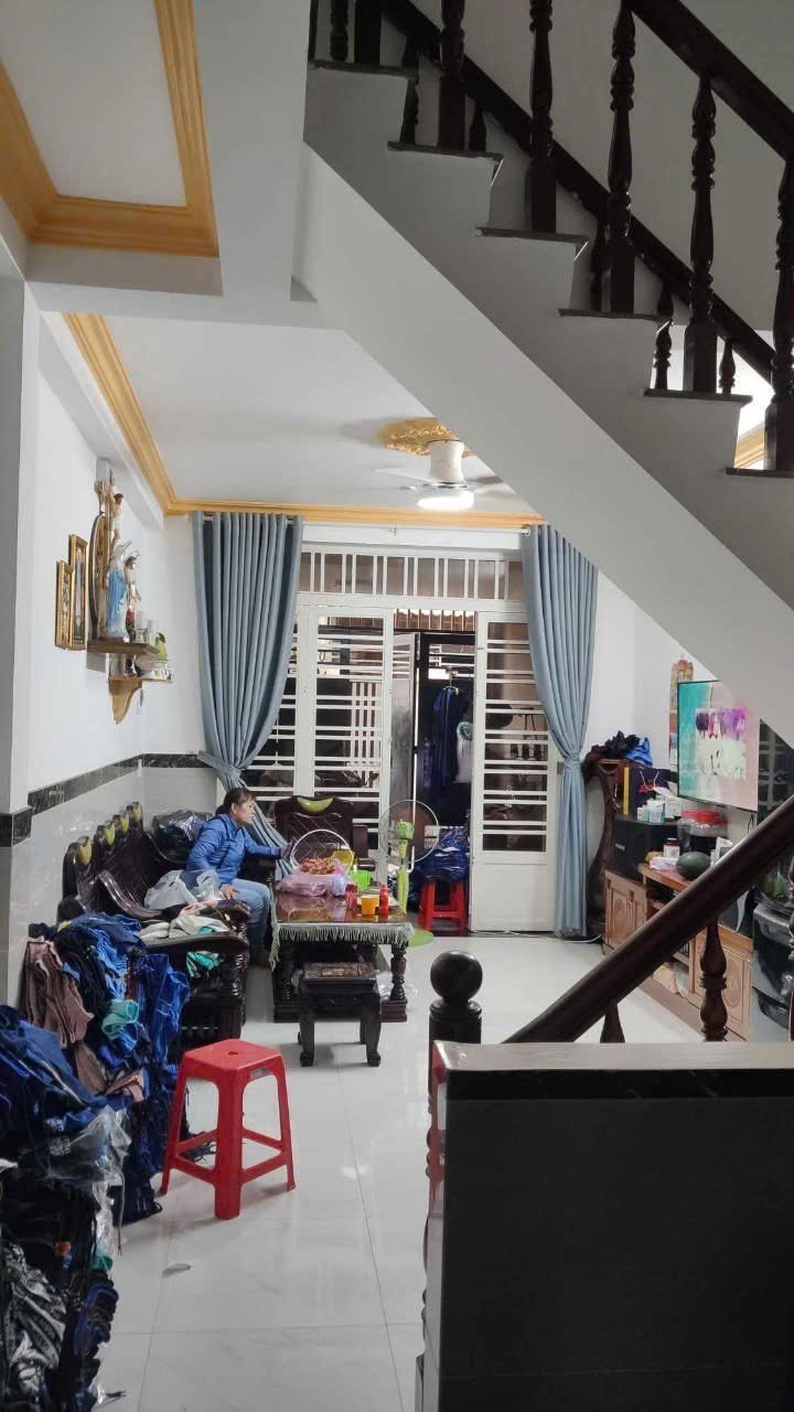 Chủ Ngộp Bank!!!Bán Gấp!!Chỉ còn 5,95 tỷ, Nhà 2 tầng SHR, diện tích 103m2, 1/ Nguyễn Văn Quá