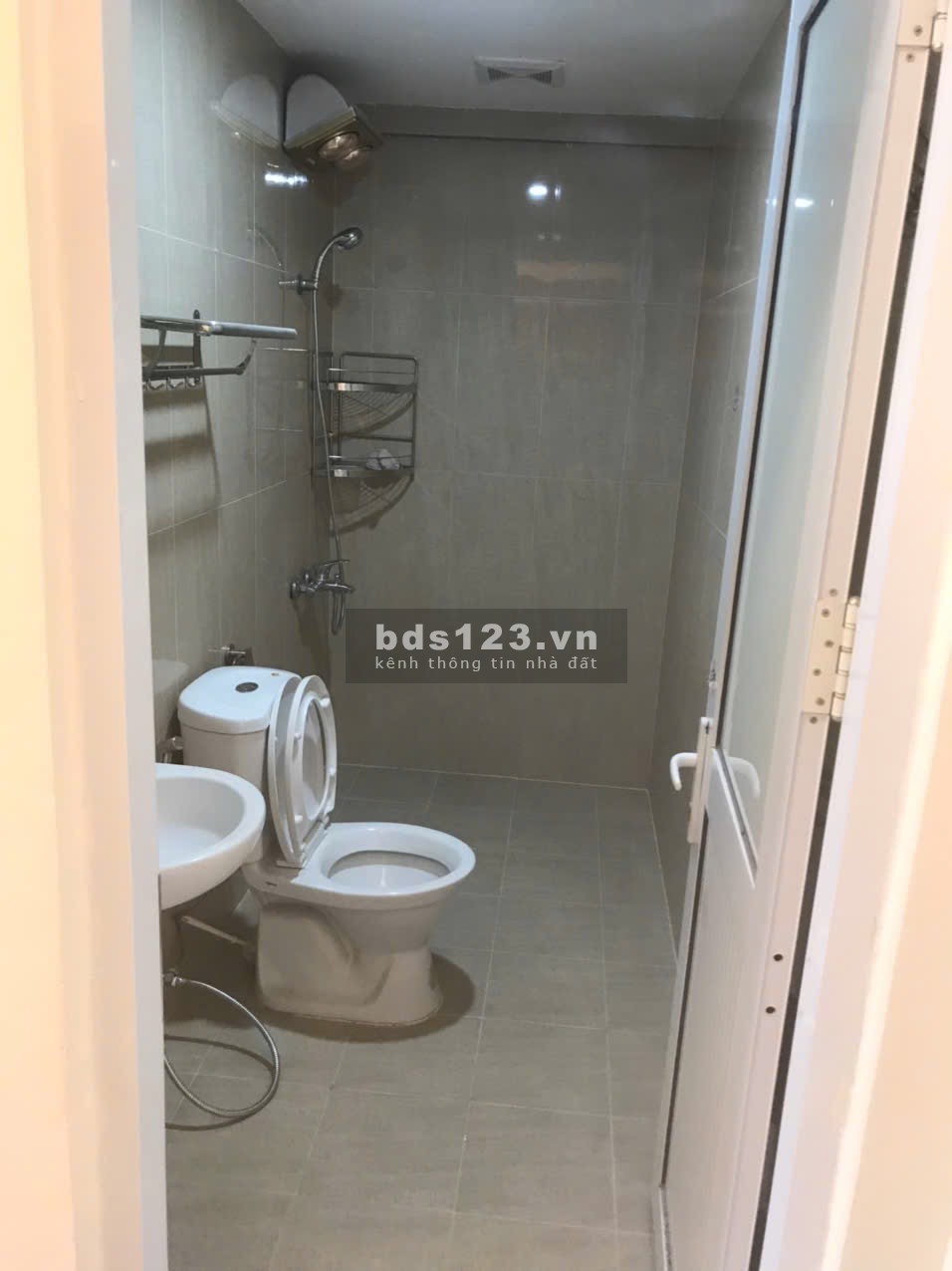 Chính chủ cho thuê căn CC Green star tại 234 Phạm Văn Đồng, 2 PN 2 VS đủ thiết bị diện tích 65m2