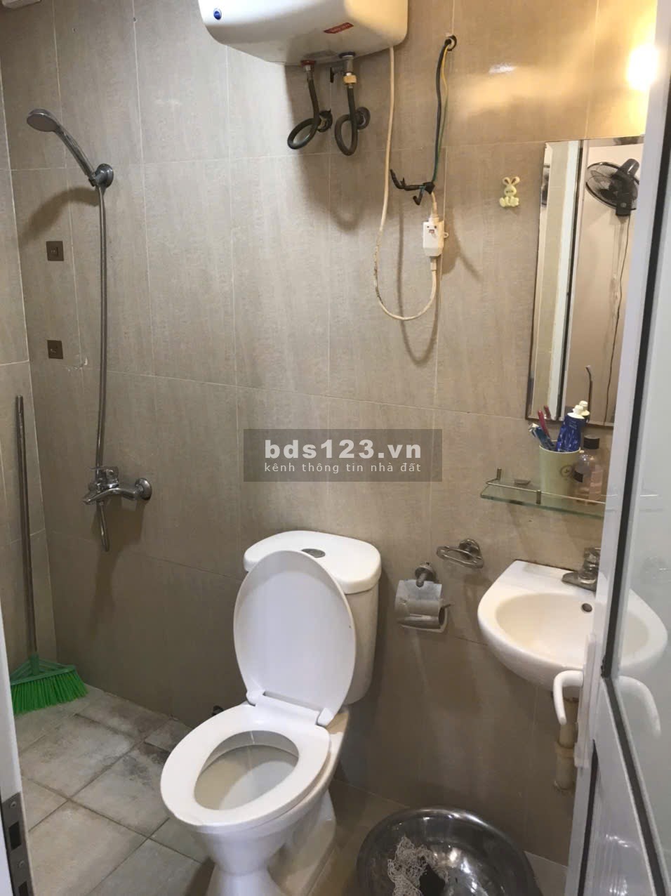 Chính chủ cho thuê căn CC Green star tại 234 Phạm Văn Đồng, 2 PN 2 VS đủ thiết bị diện tích 65m2
