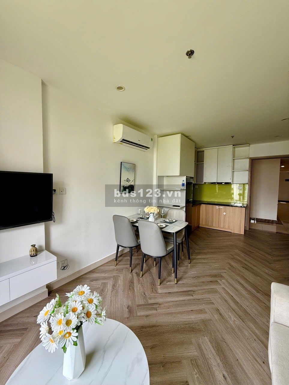 Cần bán căn 1+ view thoáng giá tốt, nội thất còn mới 90%