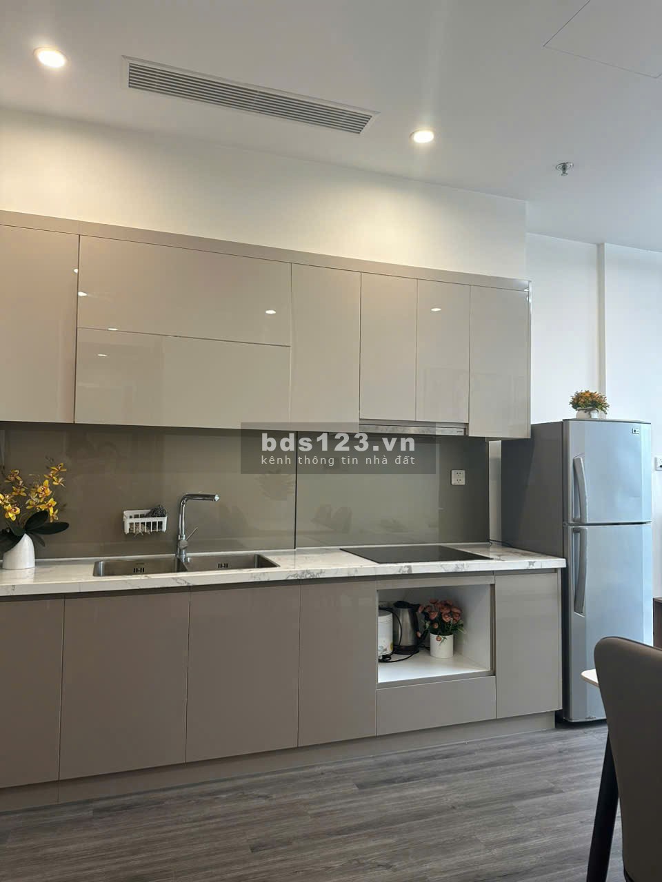 Cần bán căn 1+ view thoáng giá tốt, nội thất còn mới 90%