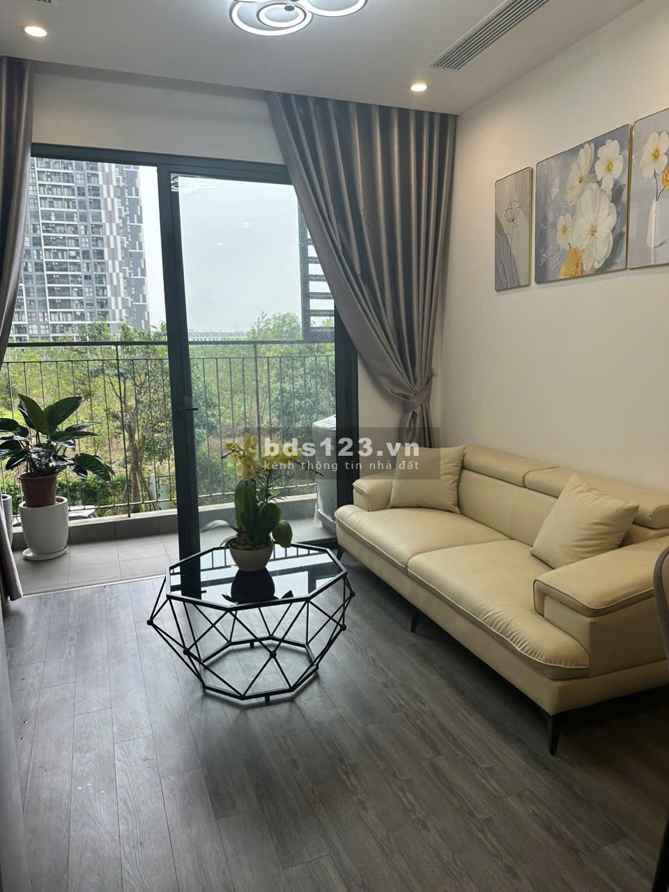 Cần bán căn 1+ view thoáng giá tốt, nội thất còn mới 90%
