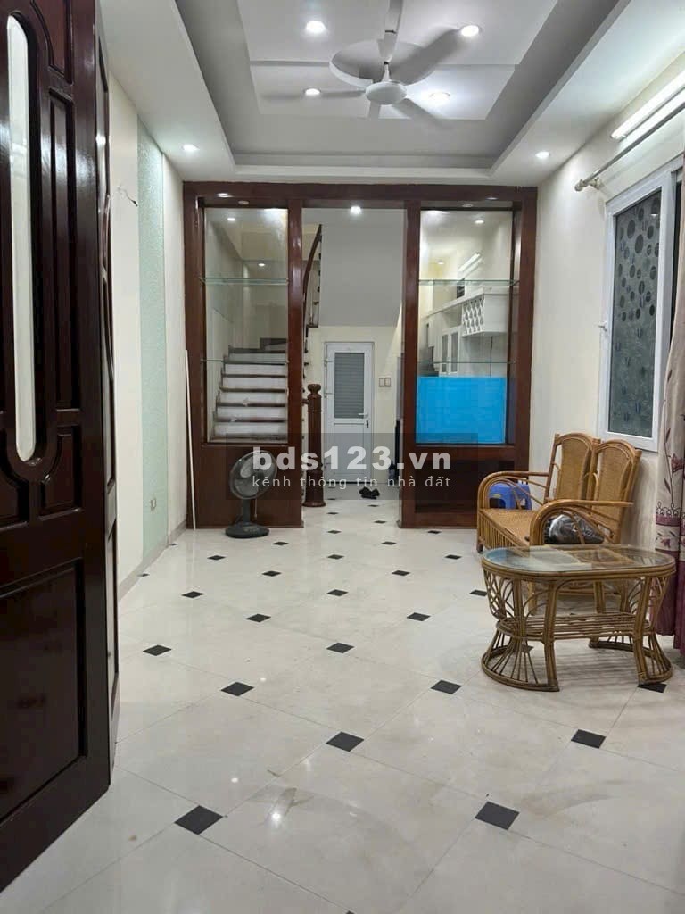 Giáp Bát, Hoàng Mai, diện tích 30.3 m, 5 tầng, 8 tỷ
