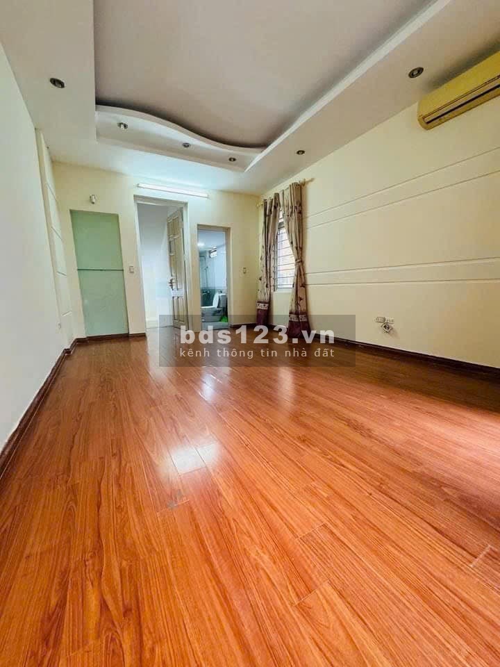 Giáp Bát, Hoàng Mai, diện tích 30.3 m, 5 tầng, 8 tỷ