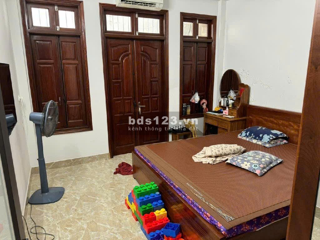 Trần Hòa, 52m2, 5 tầng, nhiều ngủ, cách phố 30m, ô tô đỗ cửa, chỉ 8.8 tỷ