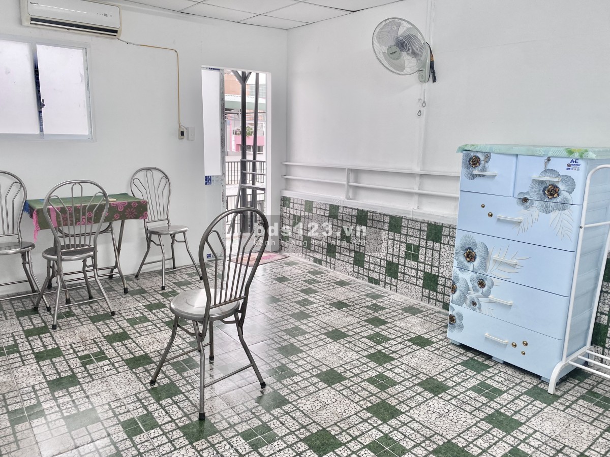 PHÒNG TRỌ 25M2 TẠI QUẬN TÂN BÌNH - GIÁ 2TR3