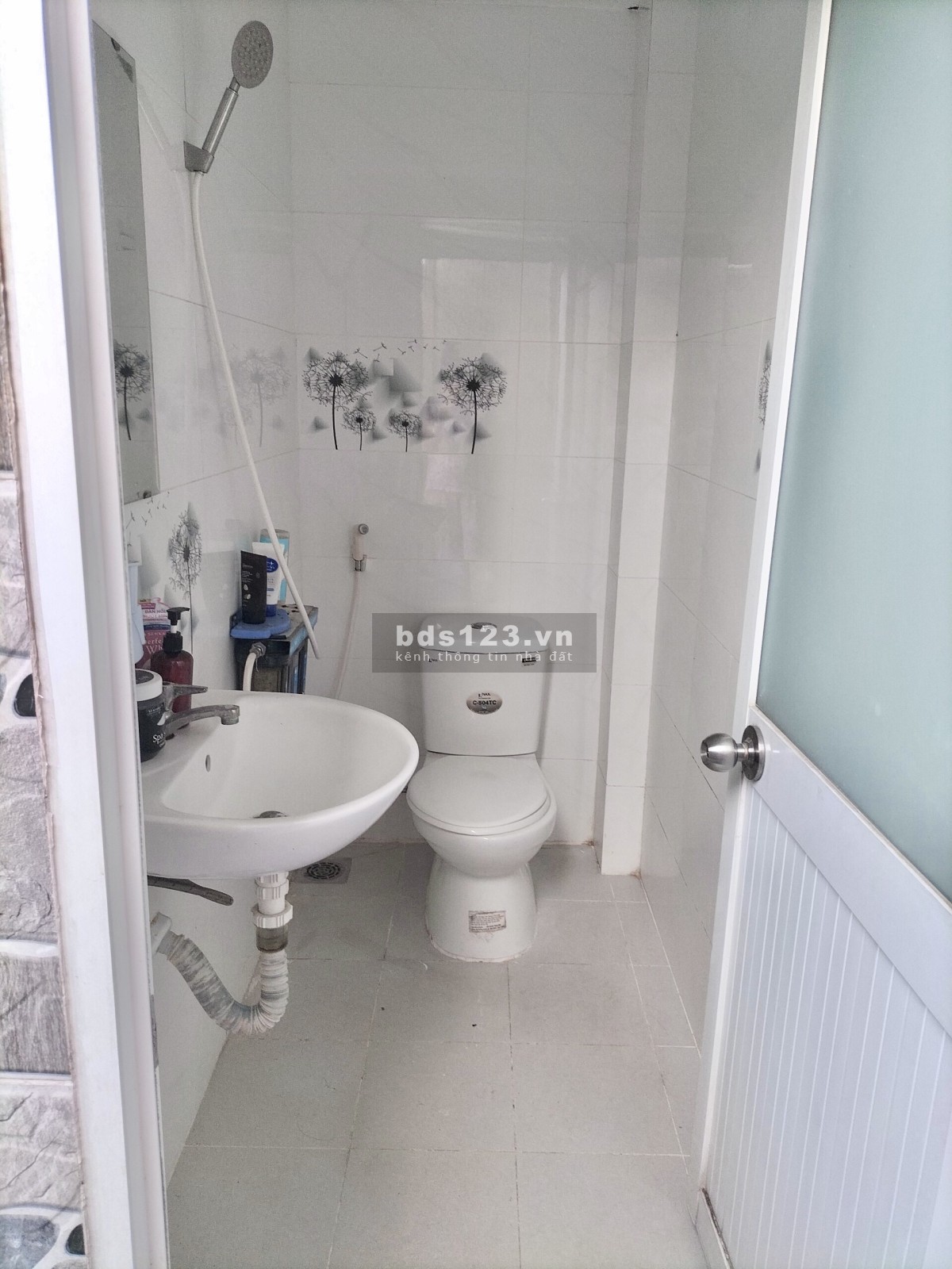 PHÒNG TRỌ 25M2 TẠI QUẬN TÂN BÌNH - GIÁ 2TR3