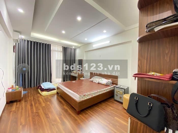 Vũ Tông Phan, 55m2, 5 tầng, 6 ngủ, mặt tiền 4m, ô tô đậu cửa, chỉ 9 tỷ.