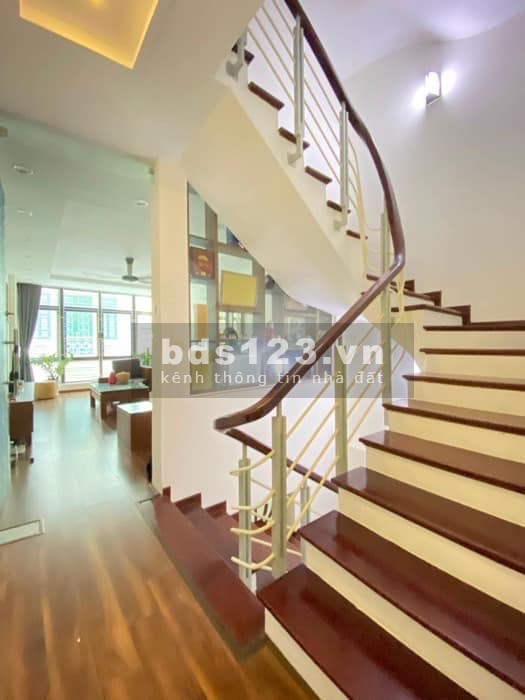 Vũ Tông Phan, 55m2, 5 tầng, 6 ngủ, mặt tiền 4m, ô tô đậu cửa, chỉ 9 tỷ.