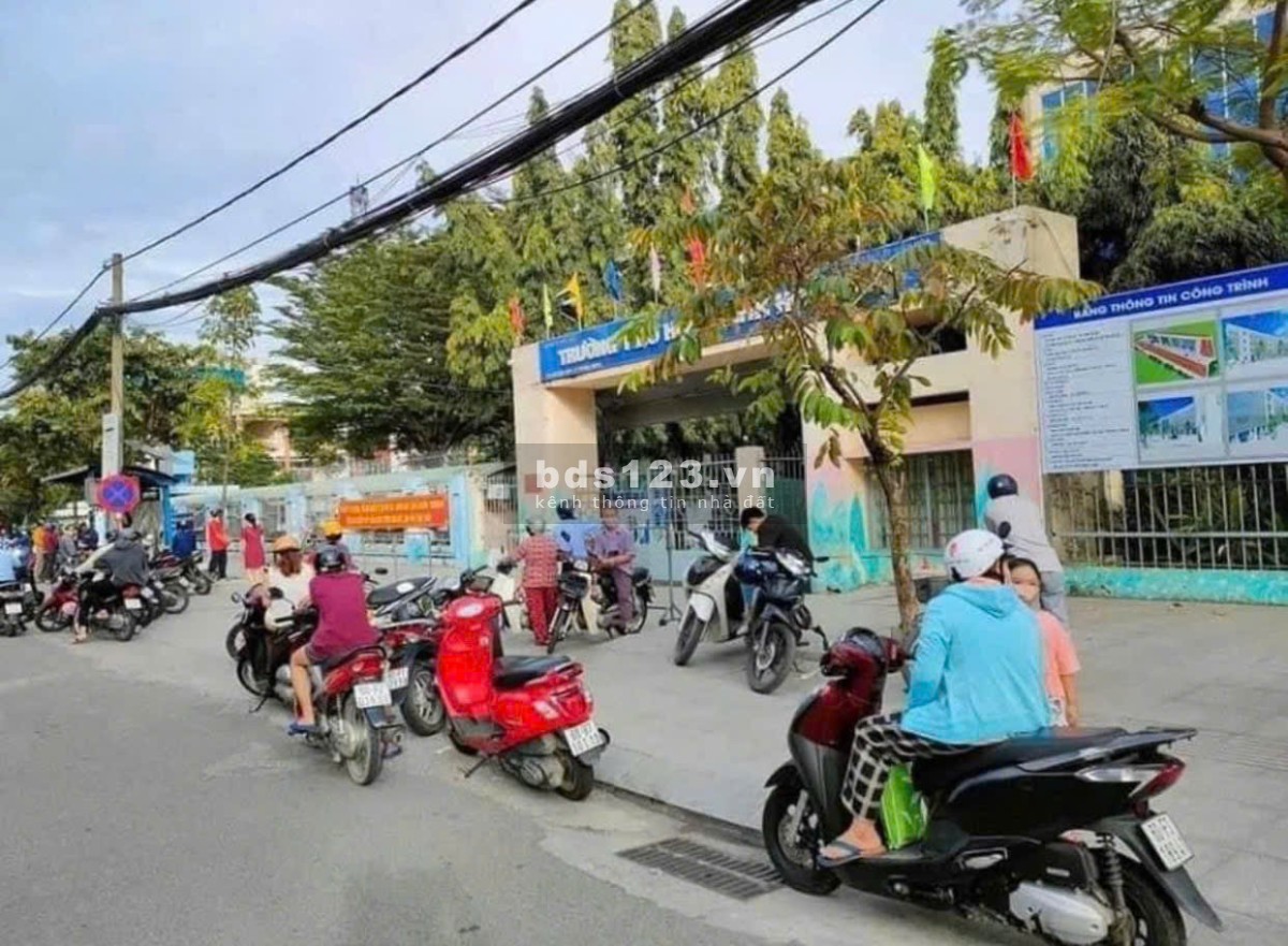 KẸT VỐN BÁN 3 SỔ 15X50=826,2m2, GIÁ 260tr, NẰM NGAY THỊ XÃ, GẦN 2KCN, DÂN CƯ DÔNG.