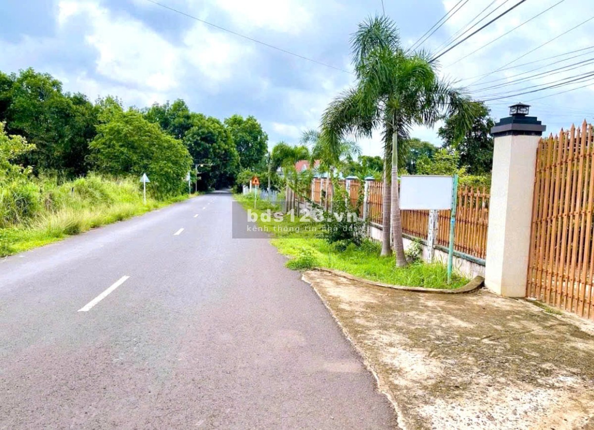 KẸT VỐN BÁN 3 SỔ 15X50=826,2m2, GIÁ 260tr, NẰM NGAY THỊ XÃ, GẦN 2KCN, DÂN CƯ DÔNG.