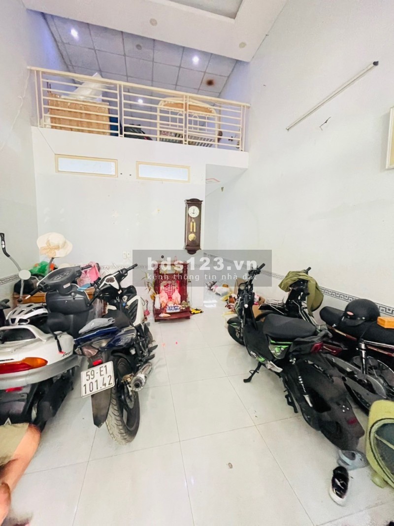 Nhà bán 62m2 - Gò Vấp - hẻm 5m thông