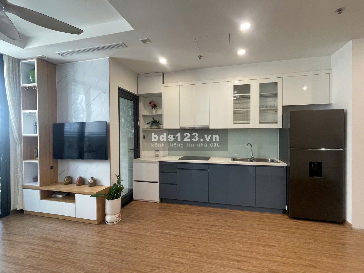 Chính chủ bán gấp trong tháng căn hộ 2PN - 2WC, tòa G1 Vinhomes Green Bay giá 3 tỷ. LH 0925128255