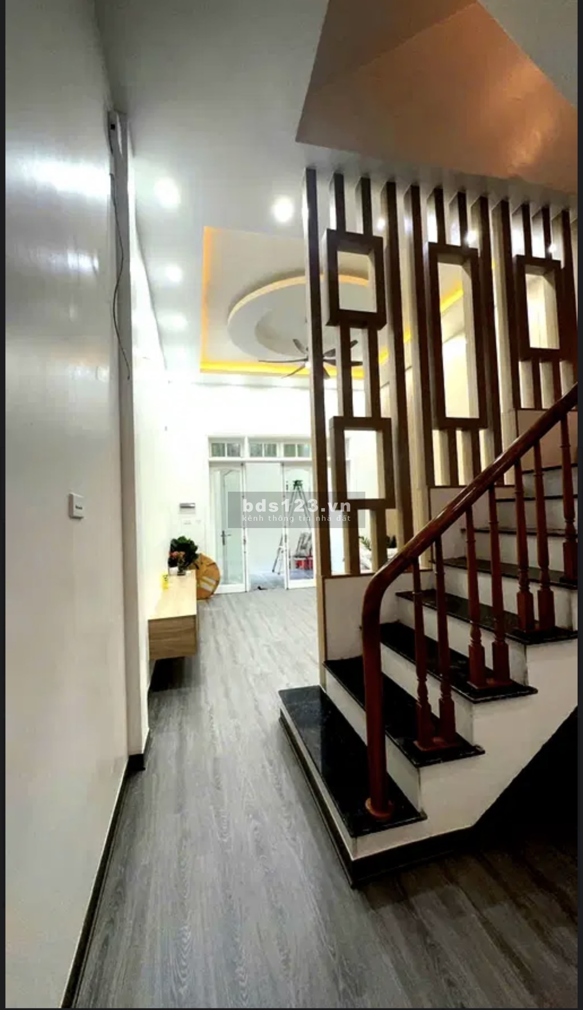 BÁN GẤP NHÀ PHỐ MỸ ĐÌNH - KINH DOANH - NGÕ Ô TÔ TRÁNH - MẶT TIỀN ĐẸP - FULL NỘI THẤT - VÀI M RA PHỐ