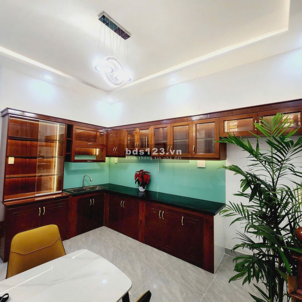 Nhà Dạ Nam sát hẻm xe hơi 38m2 nhà đẹp ở liền