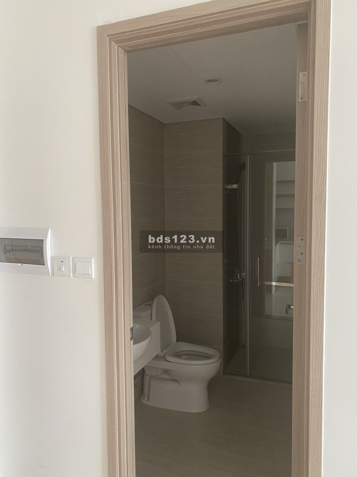 Chính chủ cho thuê căn hộ S302, 1N+1, 43 m2, Vinhomes Smart City, Nam Từ Liêm