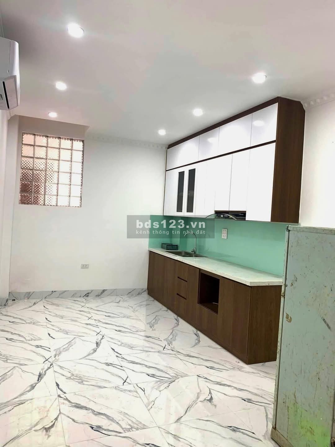 BÁN NHÀ TÂY HỒ 40M2 - MT 4M - 5 TẦNG - GIÁ CHÀO 5,95 TỶ - THƯƠNG LƯỢG TỐT