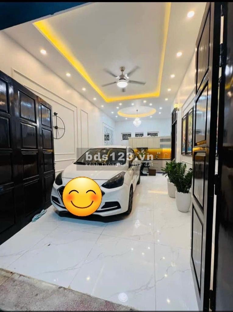Căn Nhà Mơ Ước: Gara Ô Tô, Gần Mặt Phố – Pháp Lý Rõ Ràng!