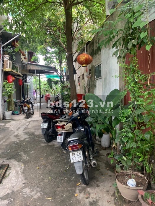Bán nhà đẹp Đinh Công Hạ về ở ngay, tiện ích đầy đủ gần trường, gần chợ, đông dân cư, giá 1.5 tỷ