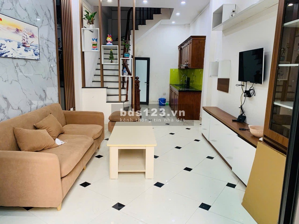 Nhà 5 Tầng Đẹp Lung Linh, Cách Mặt Đường Ô Tô – Giá Tốt Cho Khách Thiện Chí