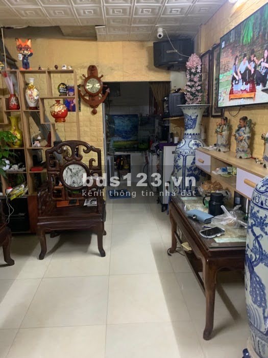 Bán nhà đẹp Đinh Công Hạ về ở ngay, tiện ích đầy đủ gần trường, gần chợ, đông dân cư, giá 1.5 tỷ