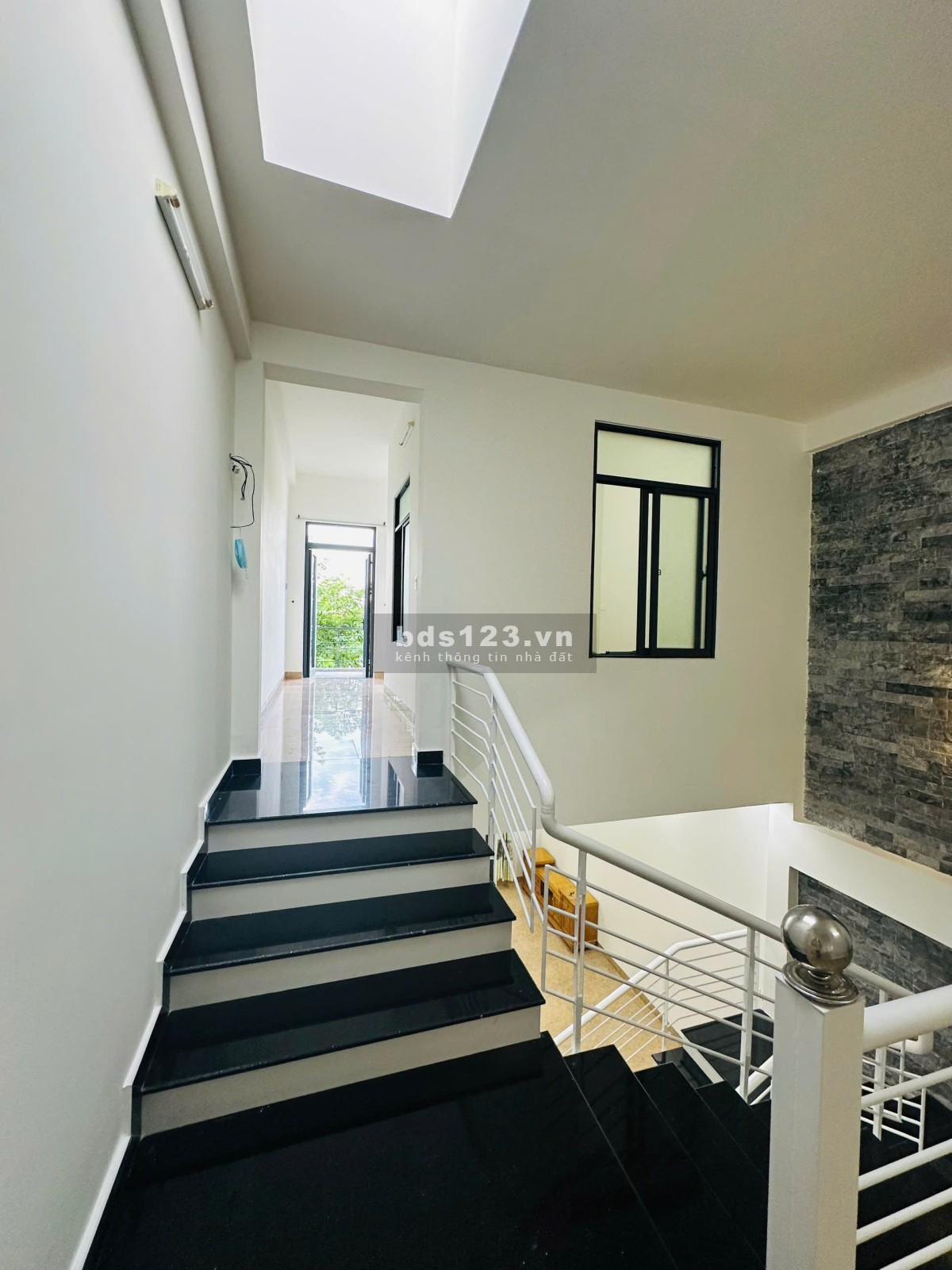 BÁN NHÀ 2 TẦNG ĐƯỜNG DIỆP MINH CHÂU, RẺ NHẤT HOÀ XUÂN.