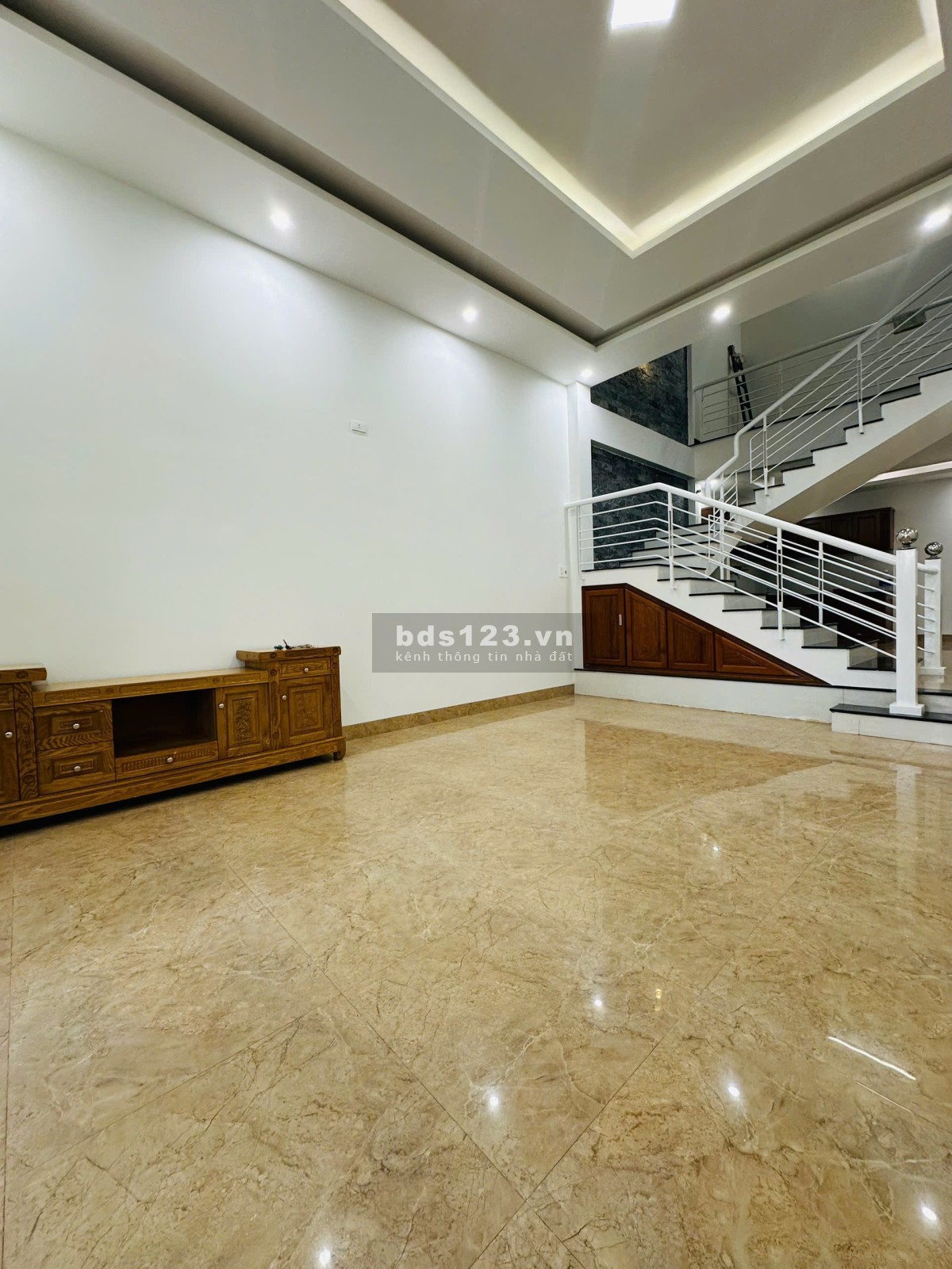 BÁN NHÀ 2 TẦNG ĐƯỜNG DIỆP MINH CHÂU, RẺ NHẤT HOÀ XUÂN.